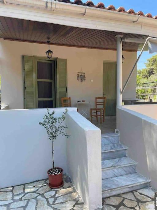 Stone-paved Family Heaven Katakolo